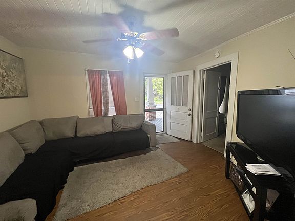 3rd image of 604 & 606 S 4th St