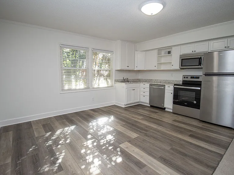 1110 Slann Dr — Photo 34