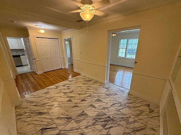 5th image of 821 W Mallory St