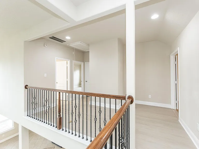 6123 Northcrest Village Way — Photo 32