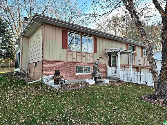 2nd image of 1034 Southdale Dr