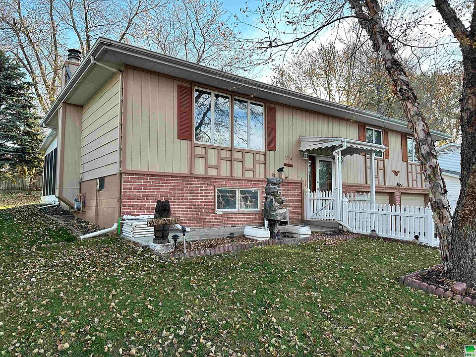 1034 Southdale Dr, Le Mars, IA 51031 Zillow