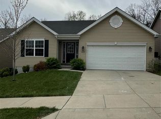 595 Winding Bluffs Dr, Fenton, MO