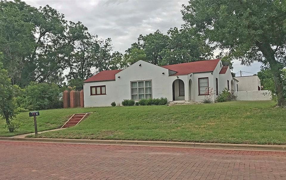 1st image of 702 Wells Ave