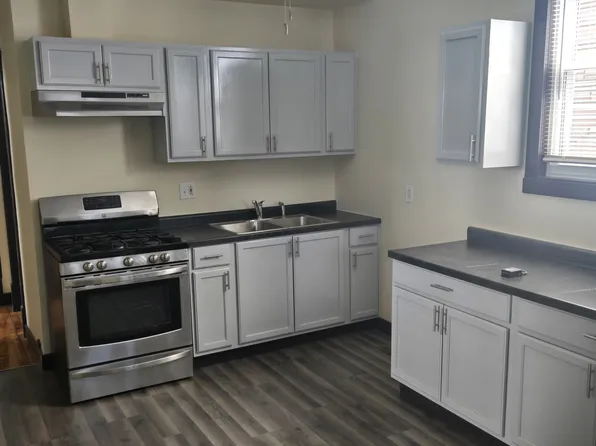 8216 S Brandon Ave, Chicago, IL 60617