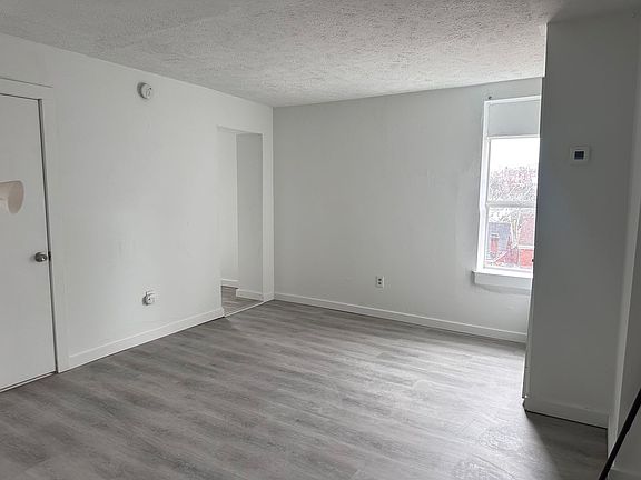 4th image of 132 Charles St Floor 2
