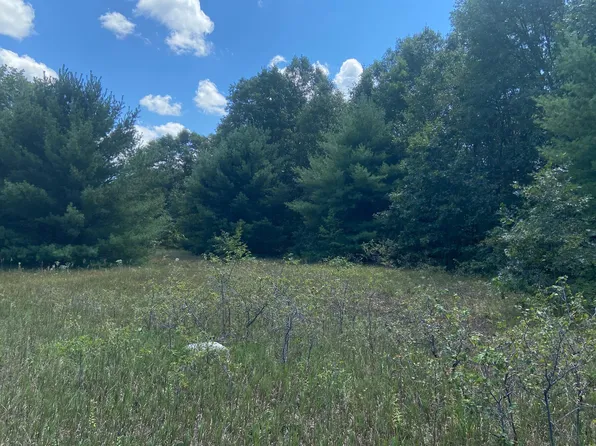 V L E Apple Ave, Muskegon, MI 49442