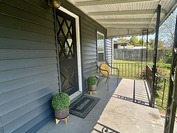 4th image of 3628 Reagan Ave