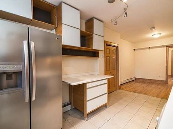 2nd image of 314 6th St APT G