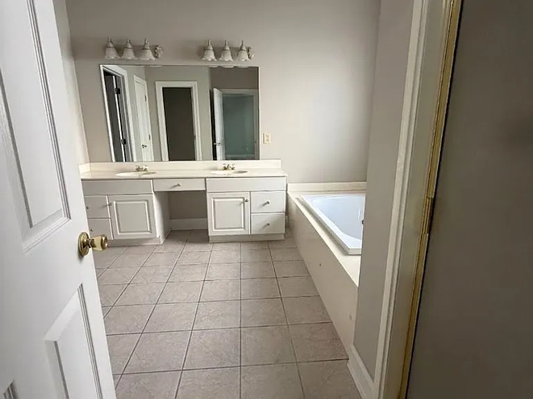 25 Plainsbrook Pl — Photo 7