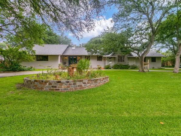 233 Lakeland Dr, Highland Village, TX 75077