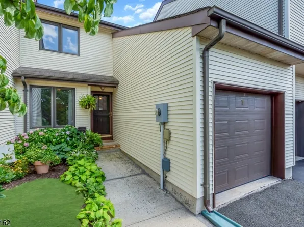 7 Holly Ct, Raritan Twp., NJ 08822