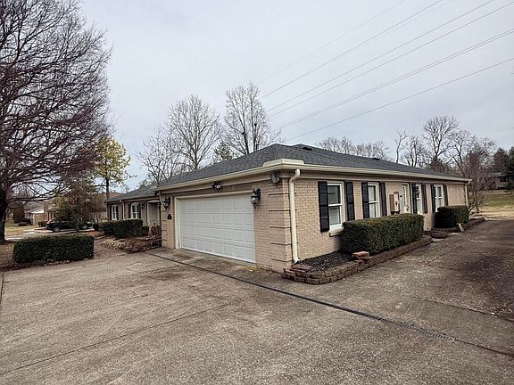 4th image of 1010 Walker Way