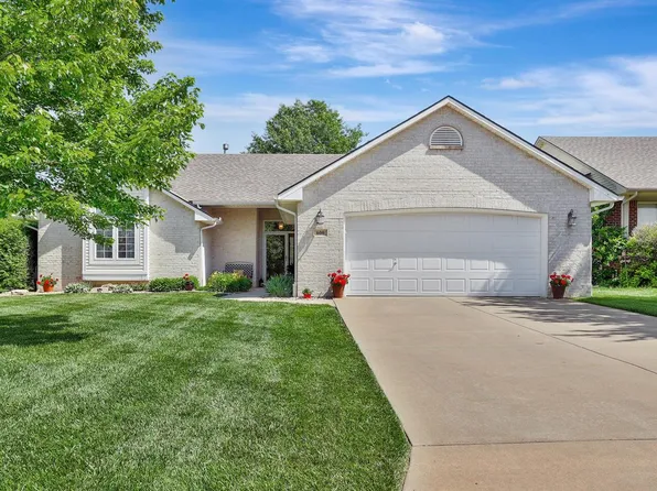 600 Stone Gate Cir, Augusta, KS 67010