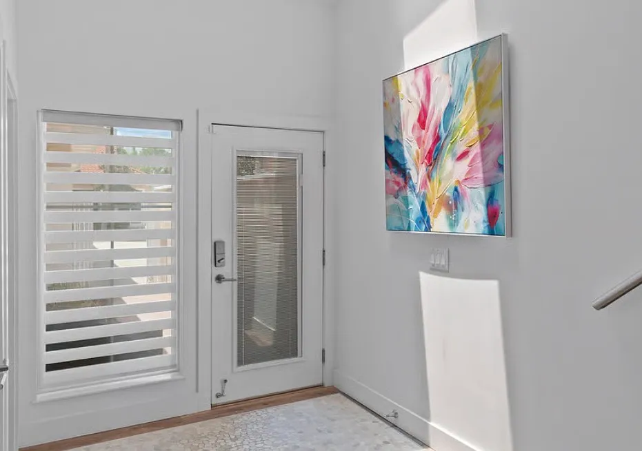 4 bed, 3.5 bath, 2650 sqft, $5,000 — Photo 2