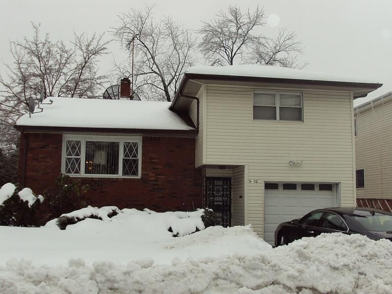 1st image of 16-02 Ellis Ave