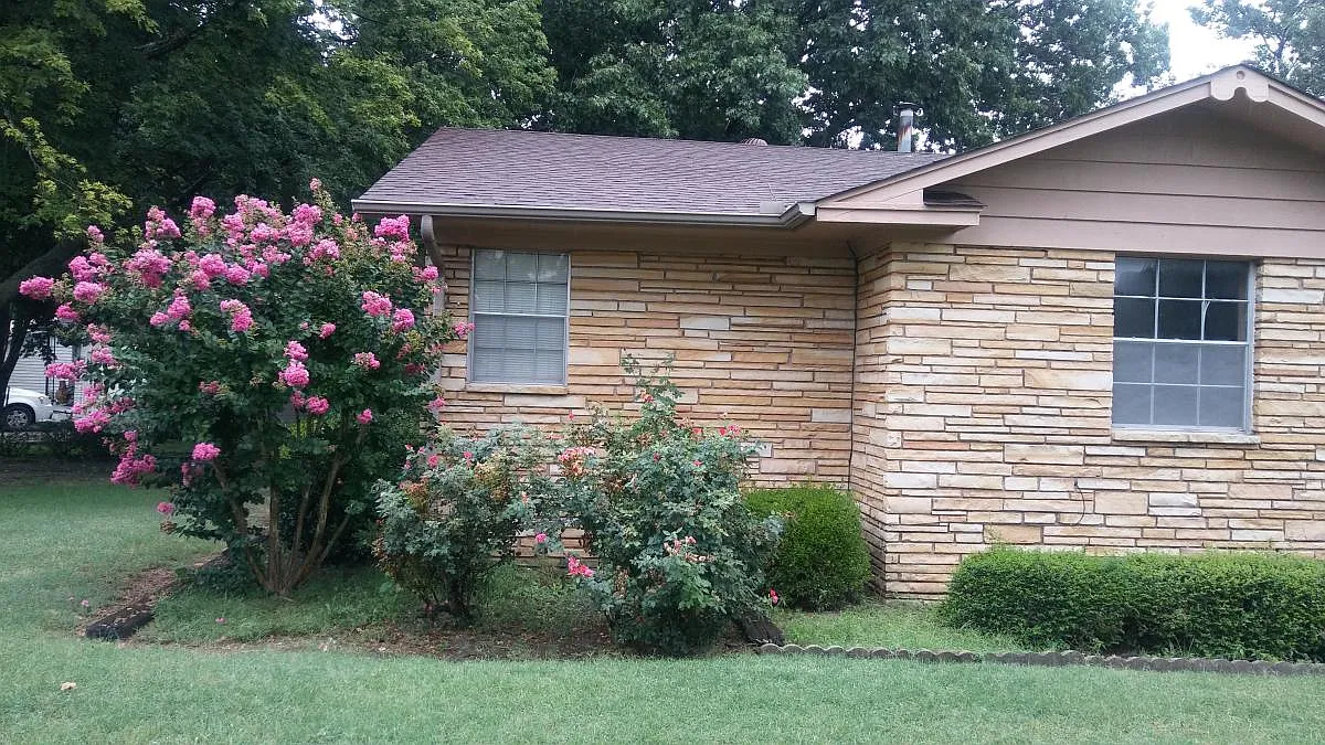 3 bed, 1724 sqft, $1,900 — Photo 2