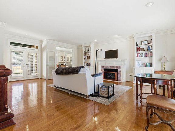 4th image of 2111 Hinson Rd APT 8