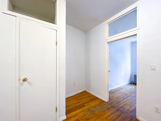 Rented by City Connections Realty | media 10