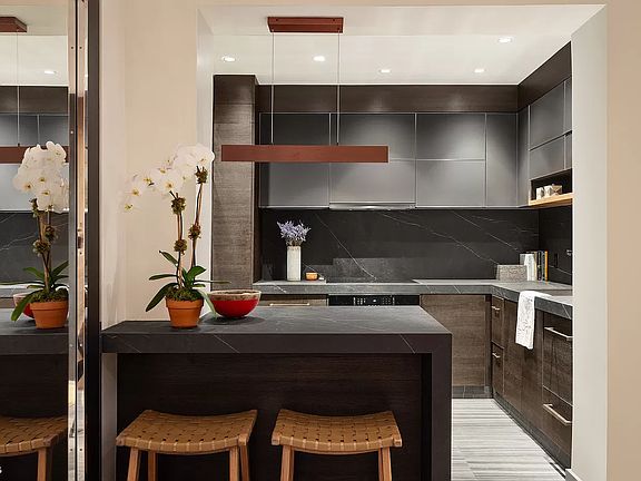 5th image of 11 E 92nd St #1
