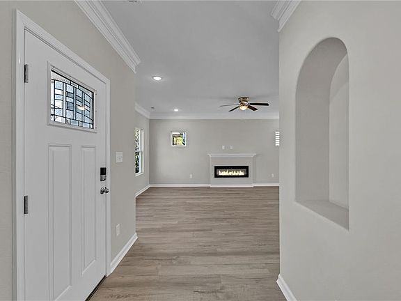 3rd image of 1608 Colon Ave