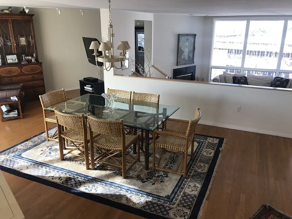 3 bed, 3.5 bath, 3200 sqft, $5,500 — Photo 3