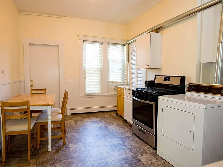 42 Everett St #1 — Photo 6