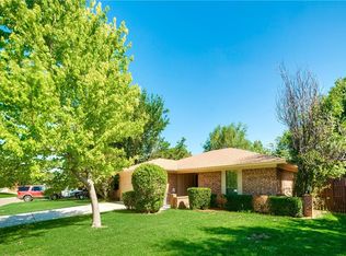 7521 Pear Tree Ln, Fort Worth, TX 76133