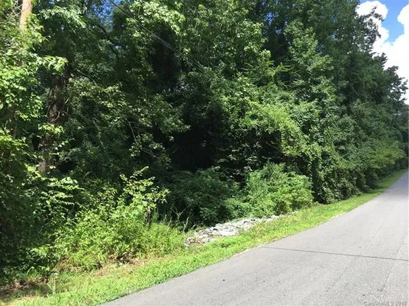 135 Beaumont Ave, Kannapolis, NC 28083