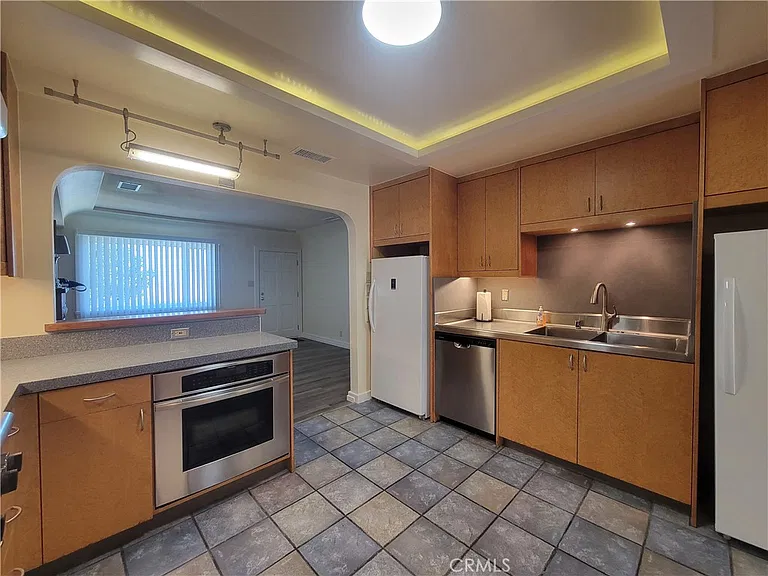 1884 Jaybrook Dr — Photo 21