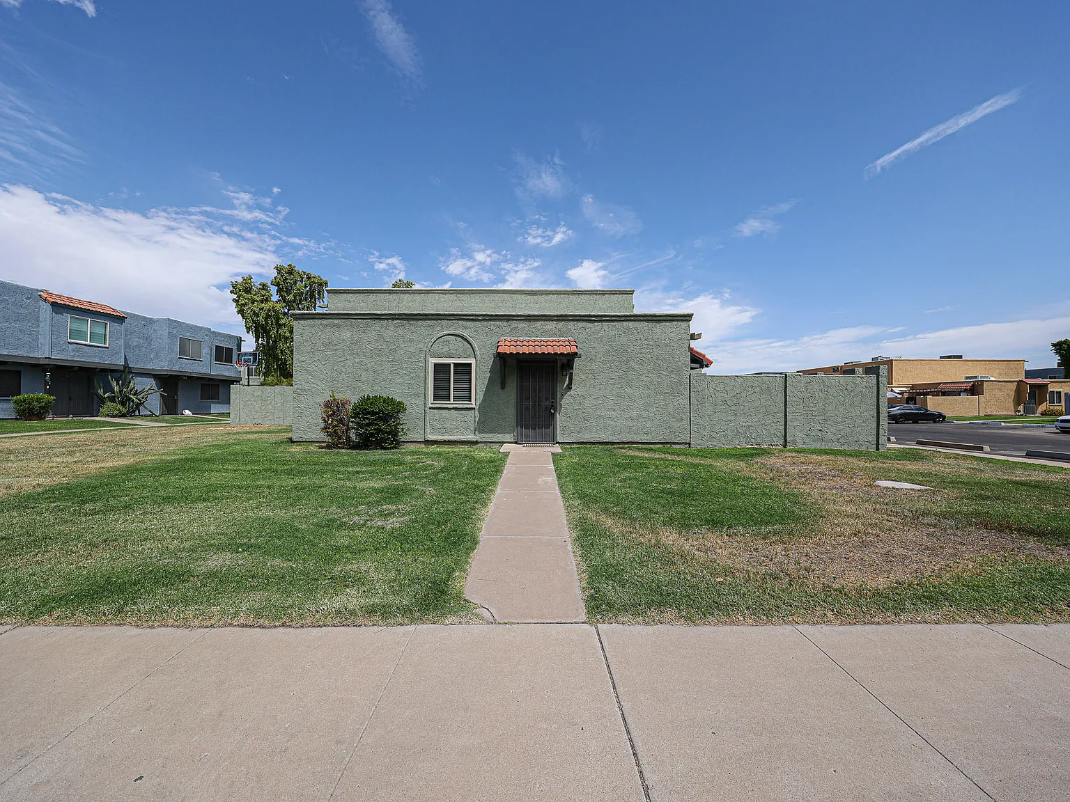 2 bed, 792 sqft, $1,399 — Photo 1