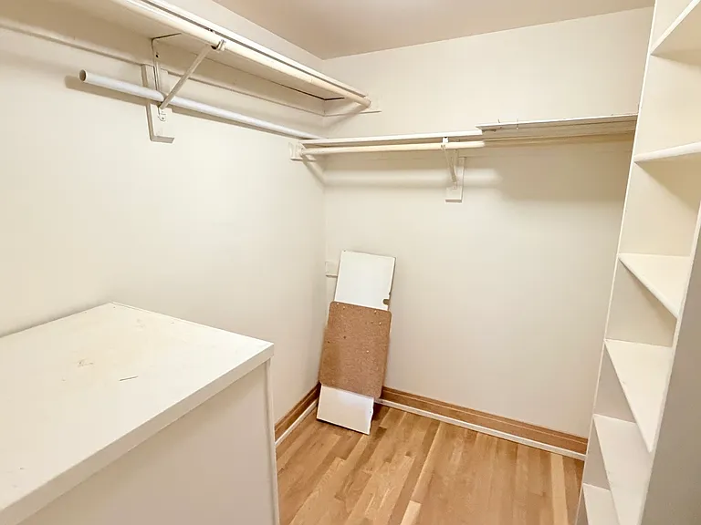 534 W Dickens Ave #2 — Photo 17