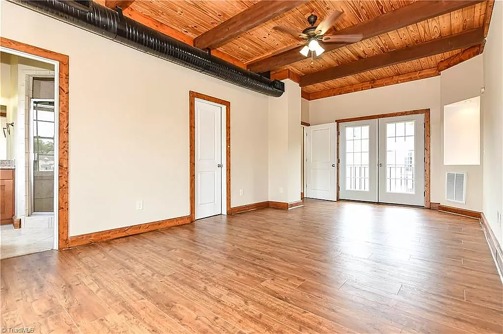 445 McAdoo Ave — Photo 4