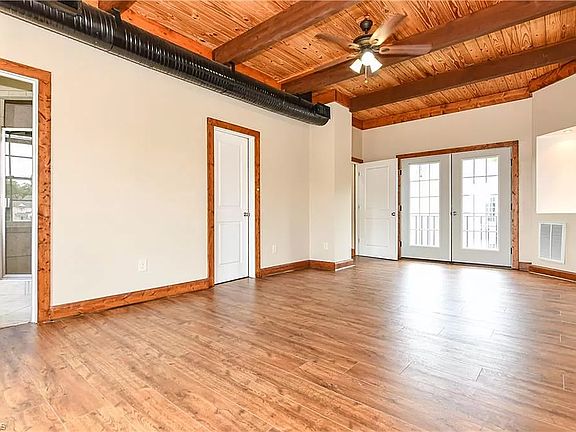 4th image of 445 McAdoo Ave #445