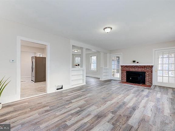4th image of 3216 W Horner Ave
