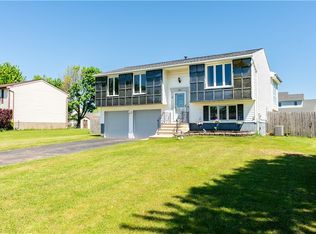 8010 Ashwood Dr, Niagara Falls, NY 14304