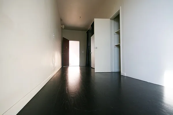 Rented by DAXS LLC | media 11