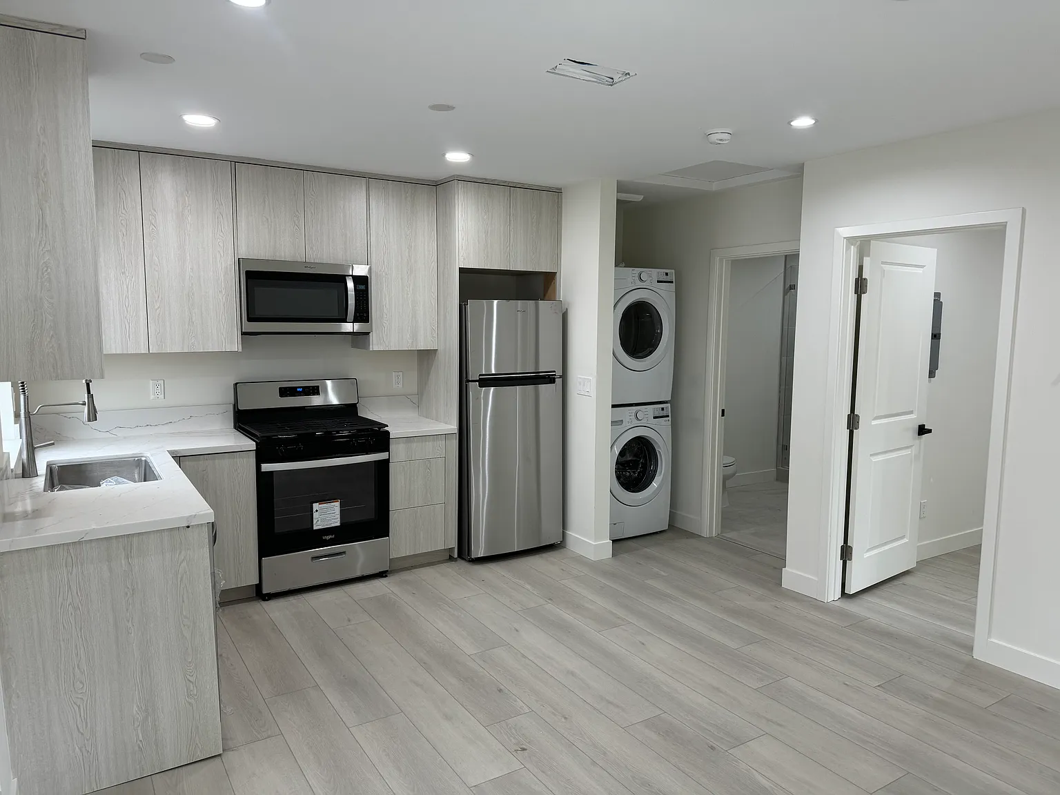1 bed, 453 sqft, $2,400 — Photo 2
