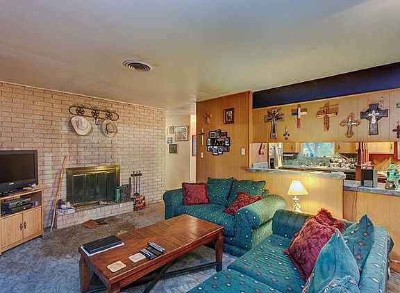 5th image of 28 Lost Pines Ave