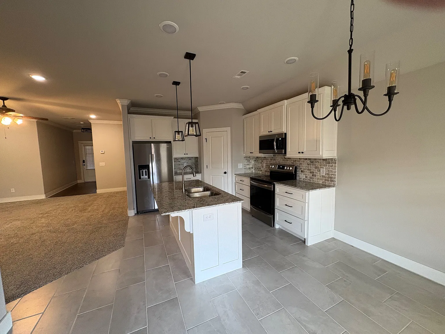 4 bed, 1524 sqft, $2,000 — Photo 3