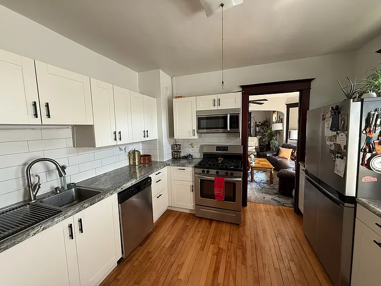 2721 E 22nd St #2 — Photo 5