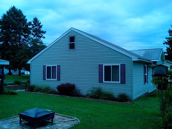 4th image of 165 English St