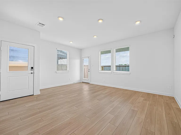 1738 Revolution Way — Photo 14