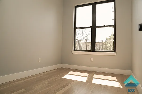 Rented by EXR | media 21