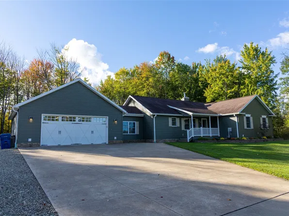 2485 Hillborn Rd, Erie, PA 16509