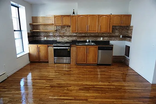 Rented by H.P. Greenfield Real Estate | media 4