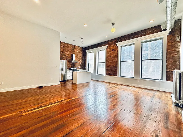 841 Chapel St — Photo 2