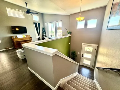 2 bed, 1302 sqft, $2,246 — Photo 2