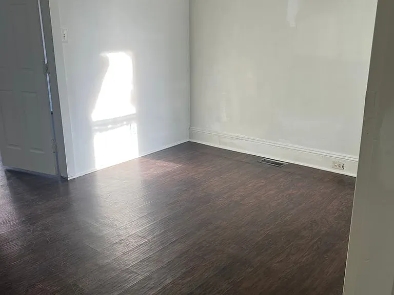 310 E King St #1 — Photo 7