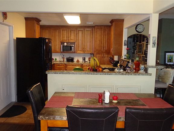 2nd image of 411 Shasta St
